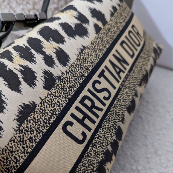 Christian Dior MEDIUM DIORTRAVEL NOMAD POUCH Brand New - Picture 4 of 14